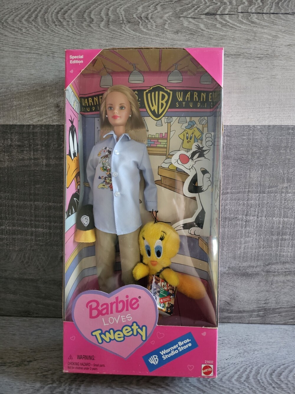 Vintage 1998 Barbie Loves Tweety Doll #21632 Special Edition Vintage NEW